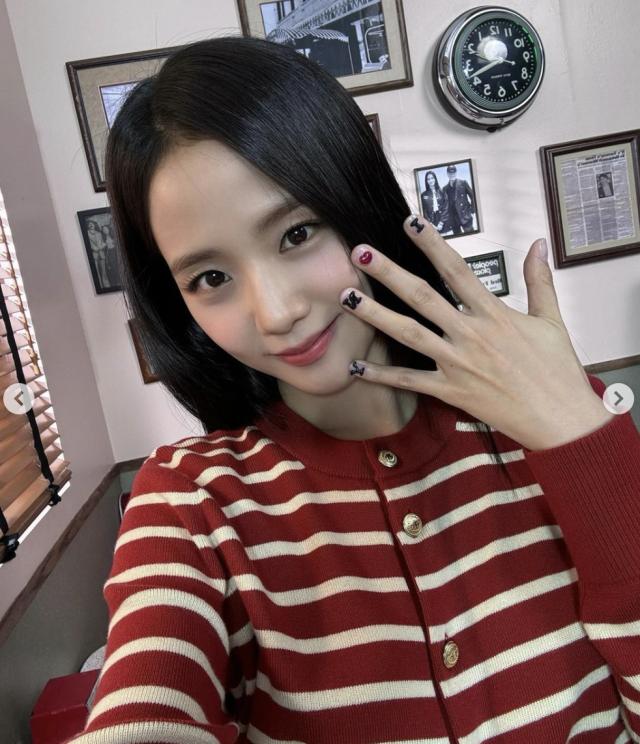 지수, 광고촬영중