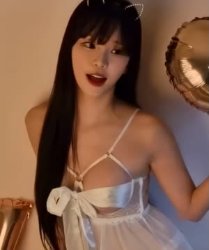 BJ 박민정 꼭지 가린 선물 포장 리본 화이트 시스루 슬립 란제리 화보