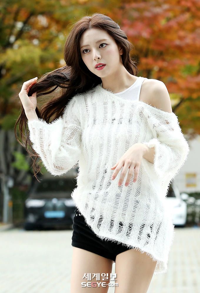 있지 유나 탄탄한 다리