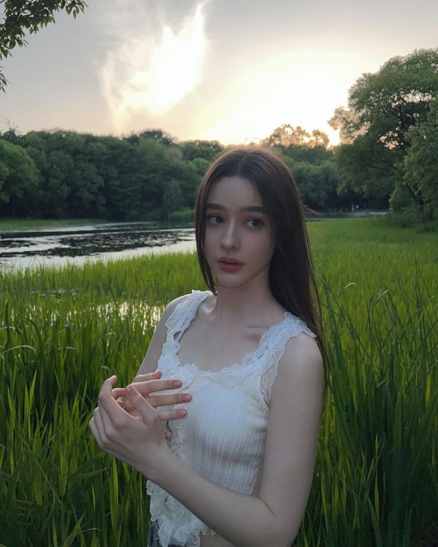 한국활동 러시아 엘프 모델 다샤 타란 (Dasha Taran)