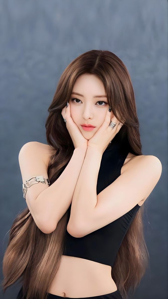 ITZY 유나 (영상 + 사진)
