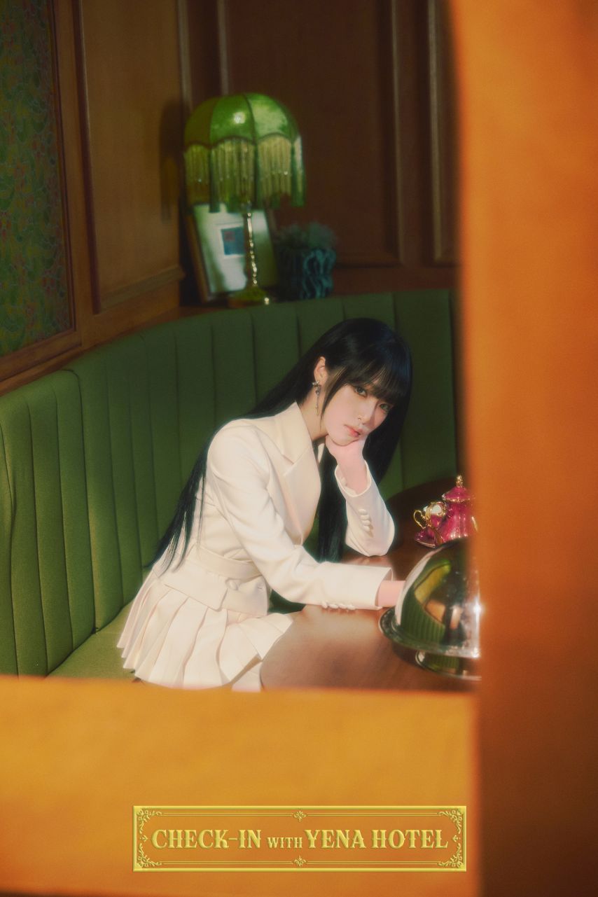 최예나 _ 최예나 2025 SEASON'S GREETINGS