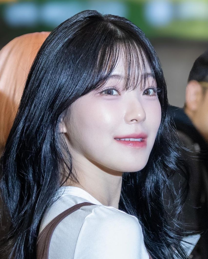 오늘자 오사카로 출국하는 백지헌(프로미스나인)