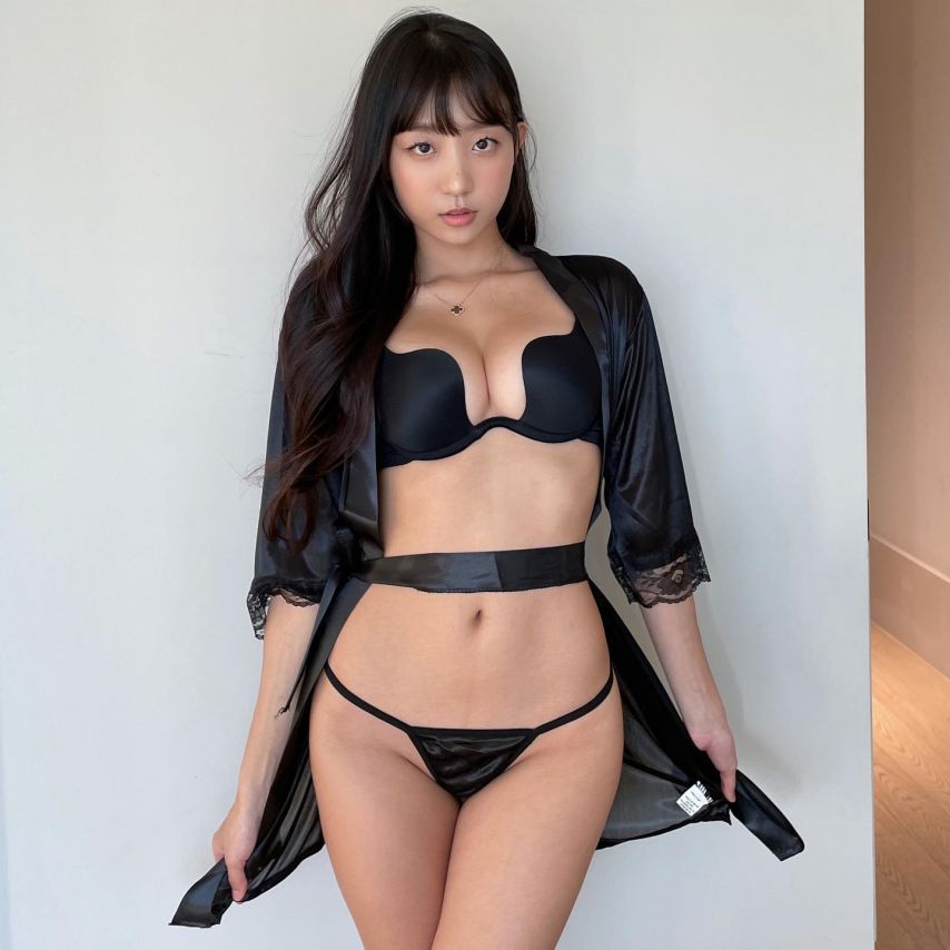탄탄한 몸매 야한 속옷 표은지