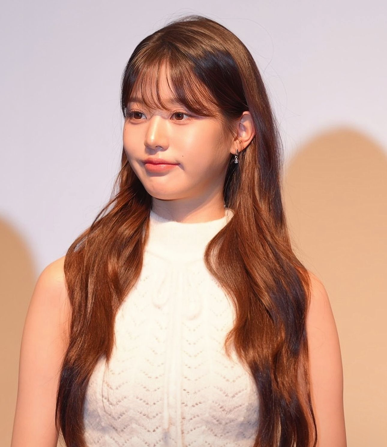 뾰루퉁한 원영