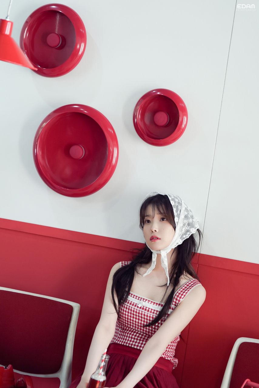 아이유 시즌그리팅 비하인드