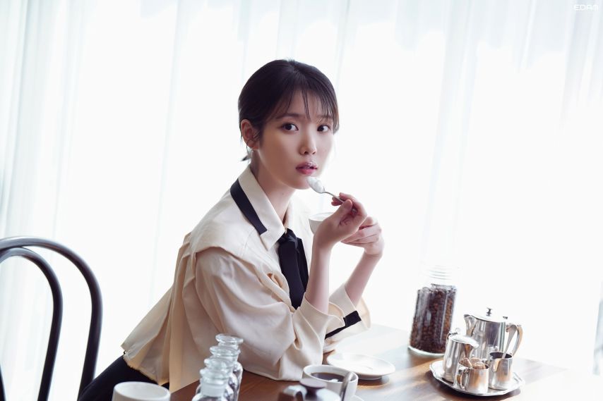 아이유 시즌그리팅 비하인드
