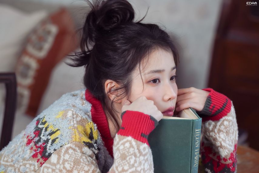아이유 시즌그리팅 비하인드