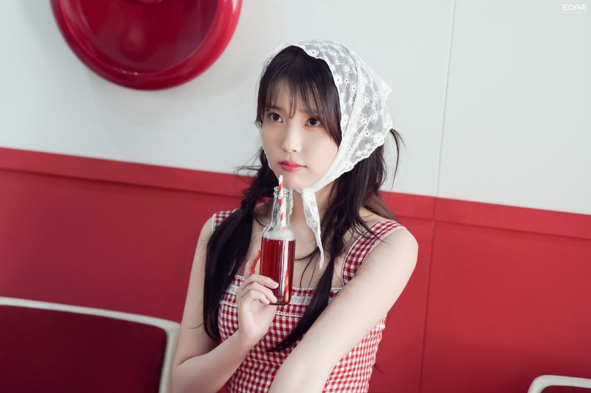 아이유 시즌그리팅 비하인드