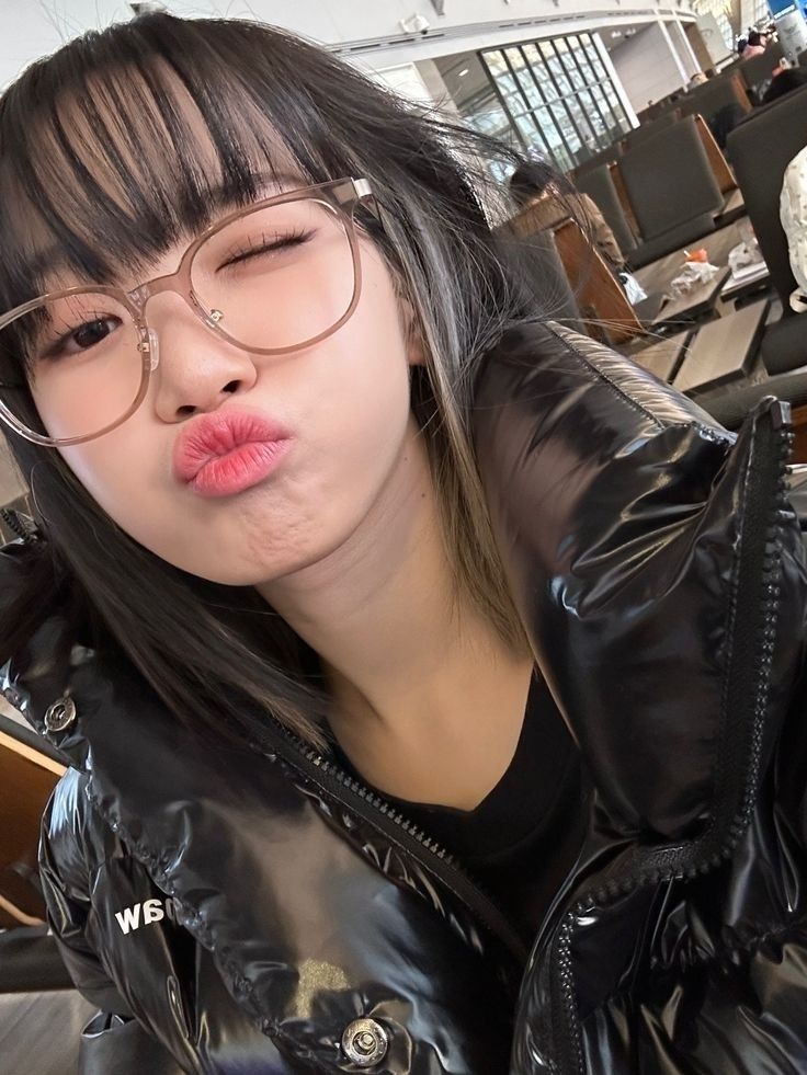 [르세라핌] 김채원 안경