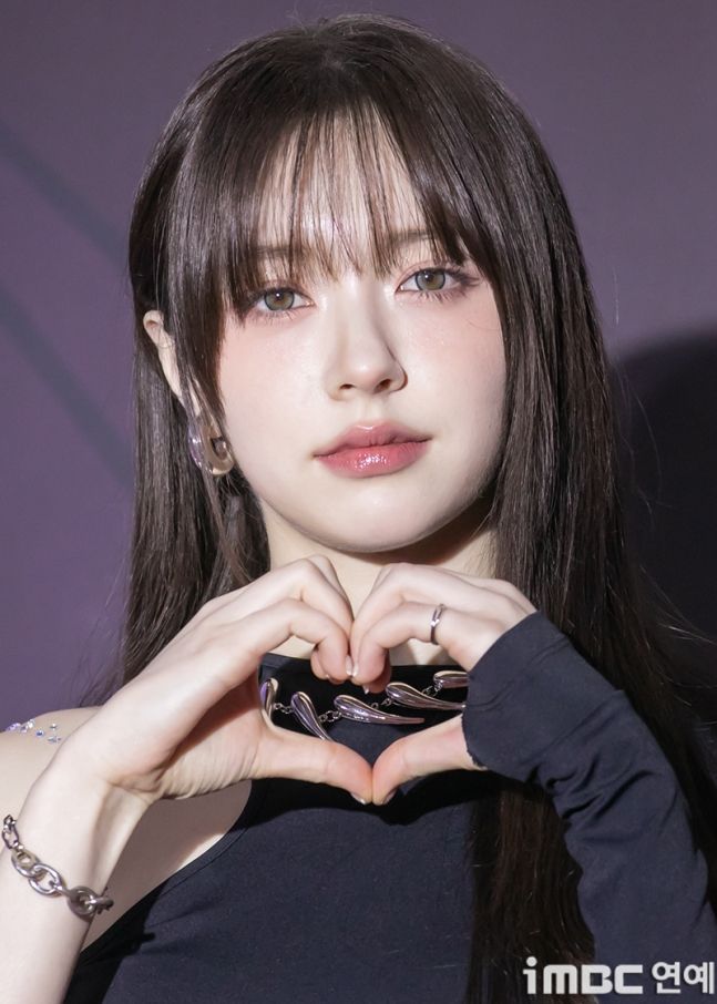 피프티피프티 문샤넬