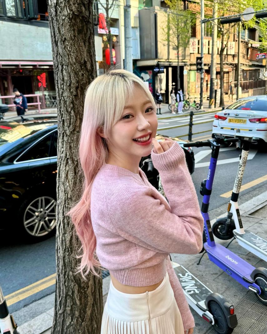 분홍색 스웨터 시그니처 지원