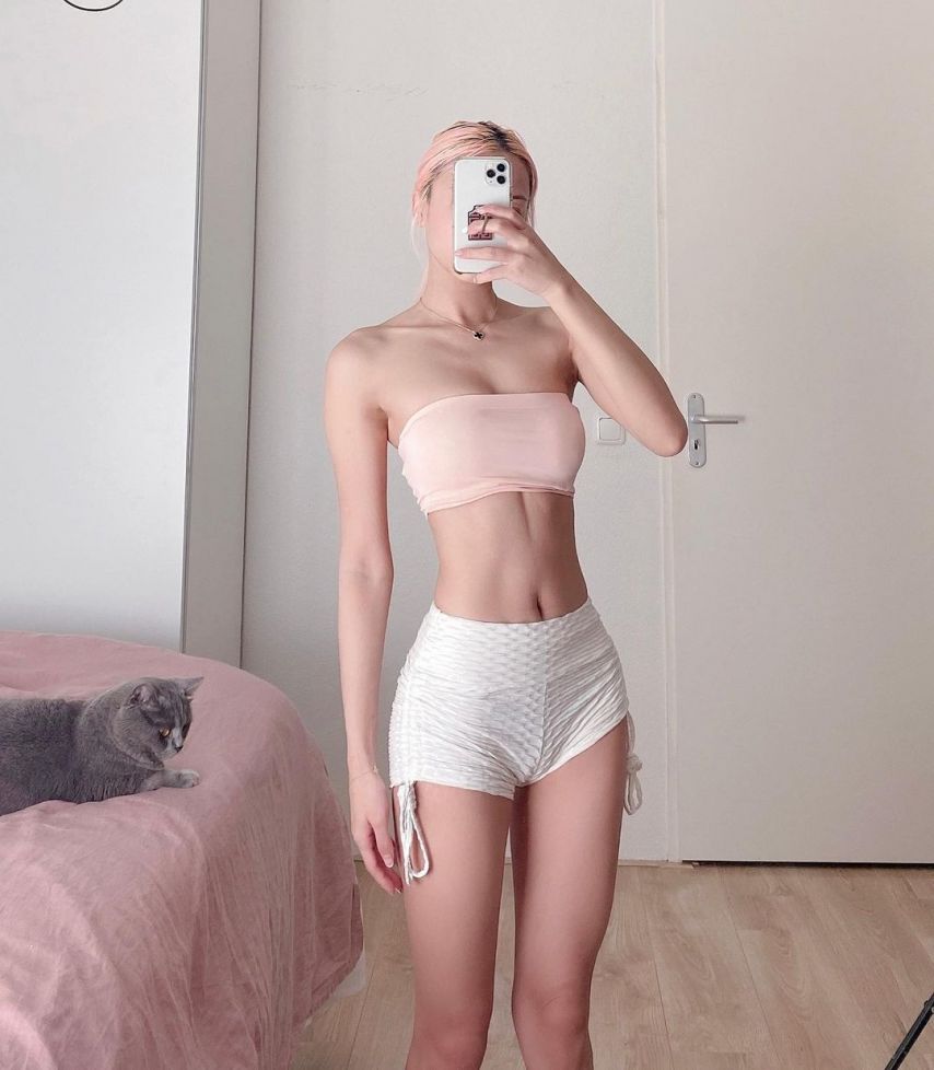 Vyvan Le 여친룩