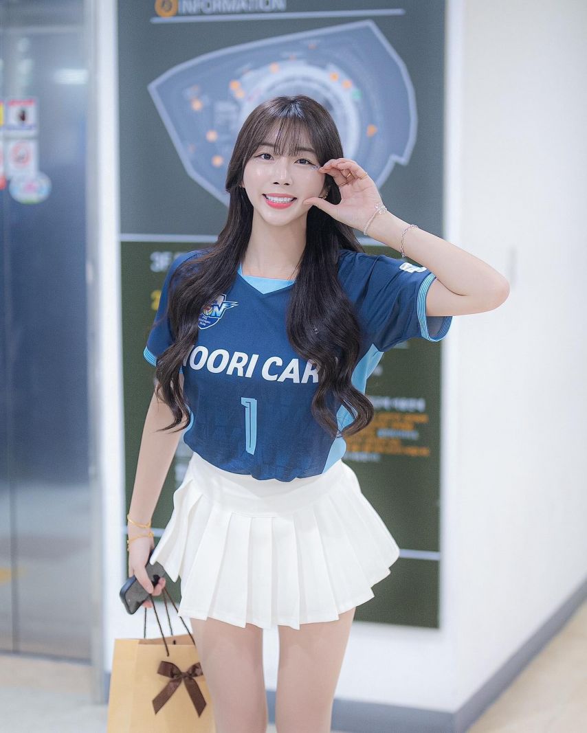 안지현