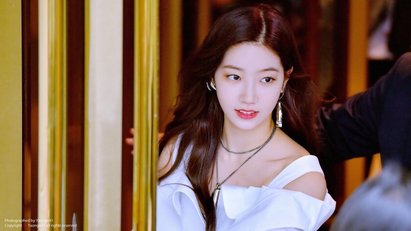 우아한 르세라핌 카즈하