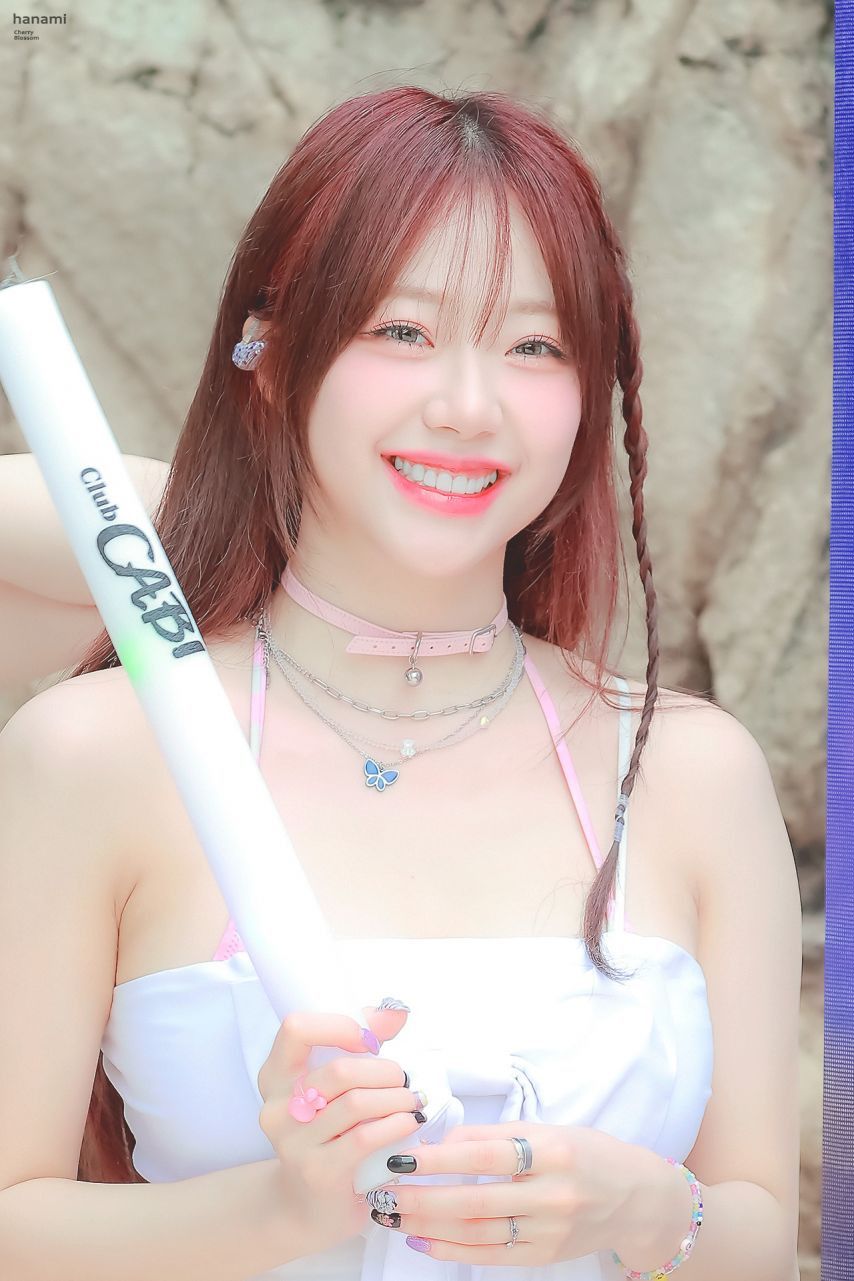 미소가 예쁜 시그니처 지원 시원한 비치웨어