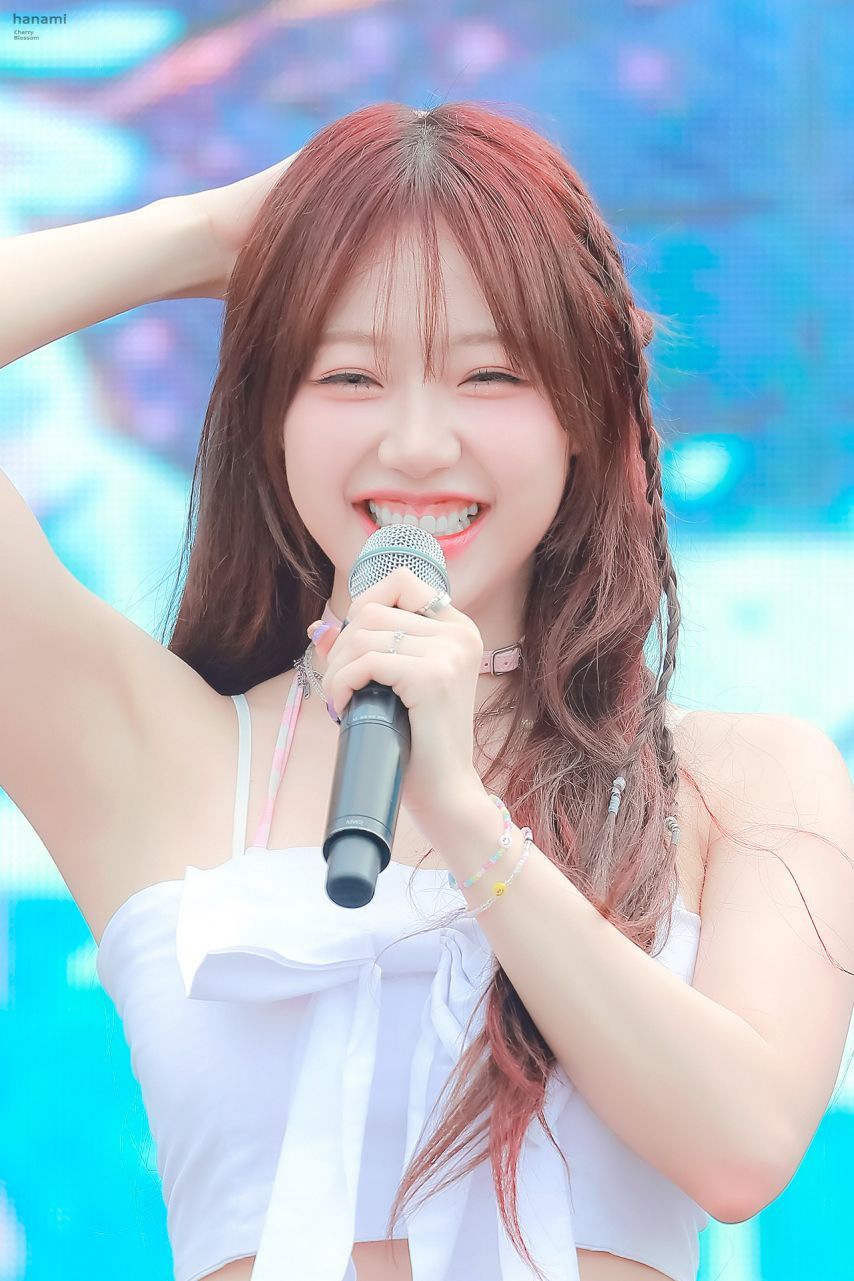 미소가 예쁜 시그니처 지원 시원한 비치웨어