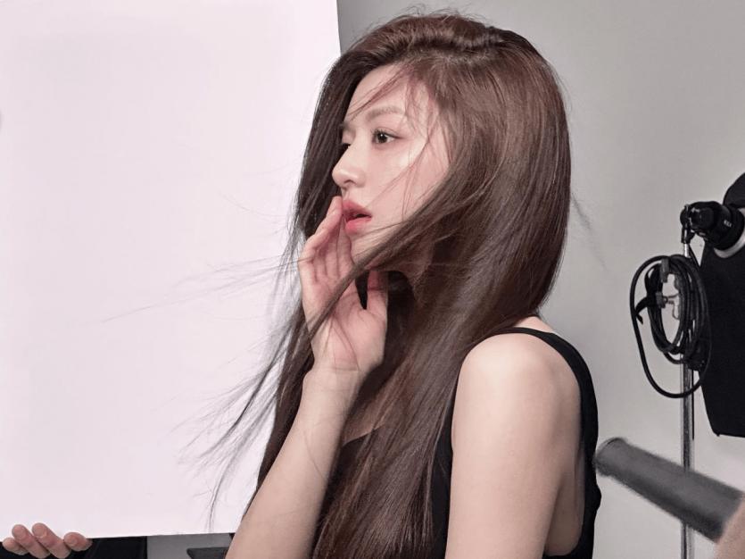 화보 촬영중인 고윤정