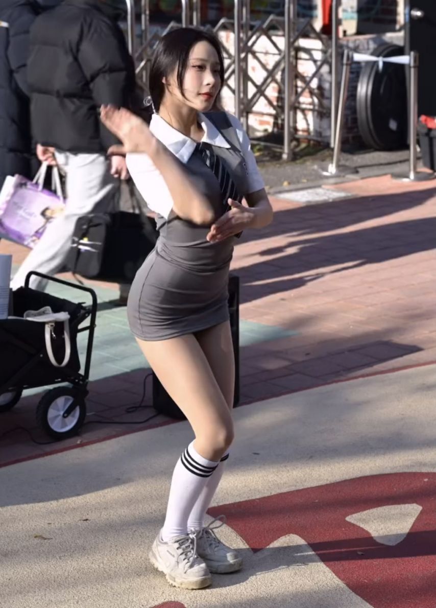 홍대버스킹 하는 댄스팀 클락 정인