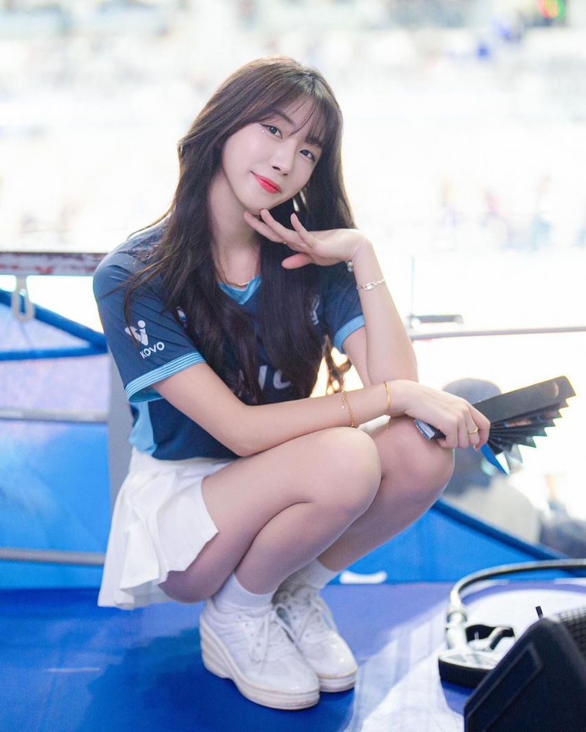 안지현