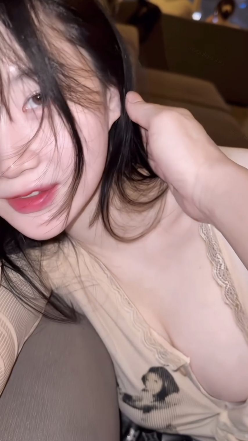 오늘도 만짐 당하는 seoulasuna