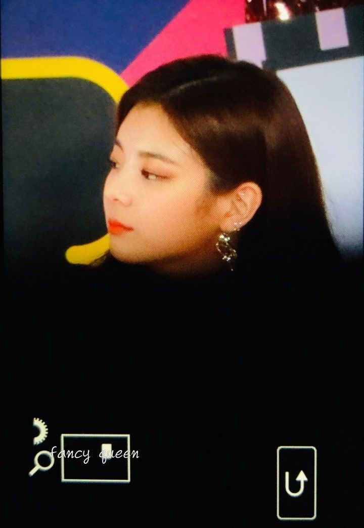 ITZY 리아.jpg