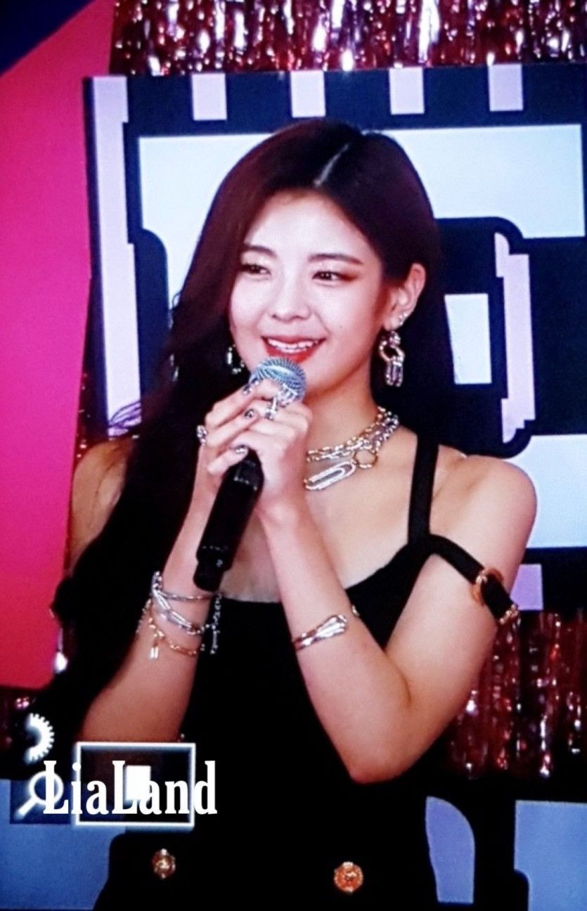 ITZY 리아.jpg