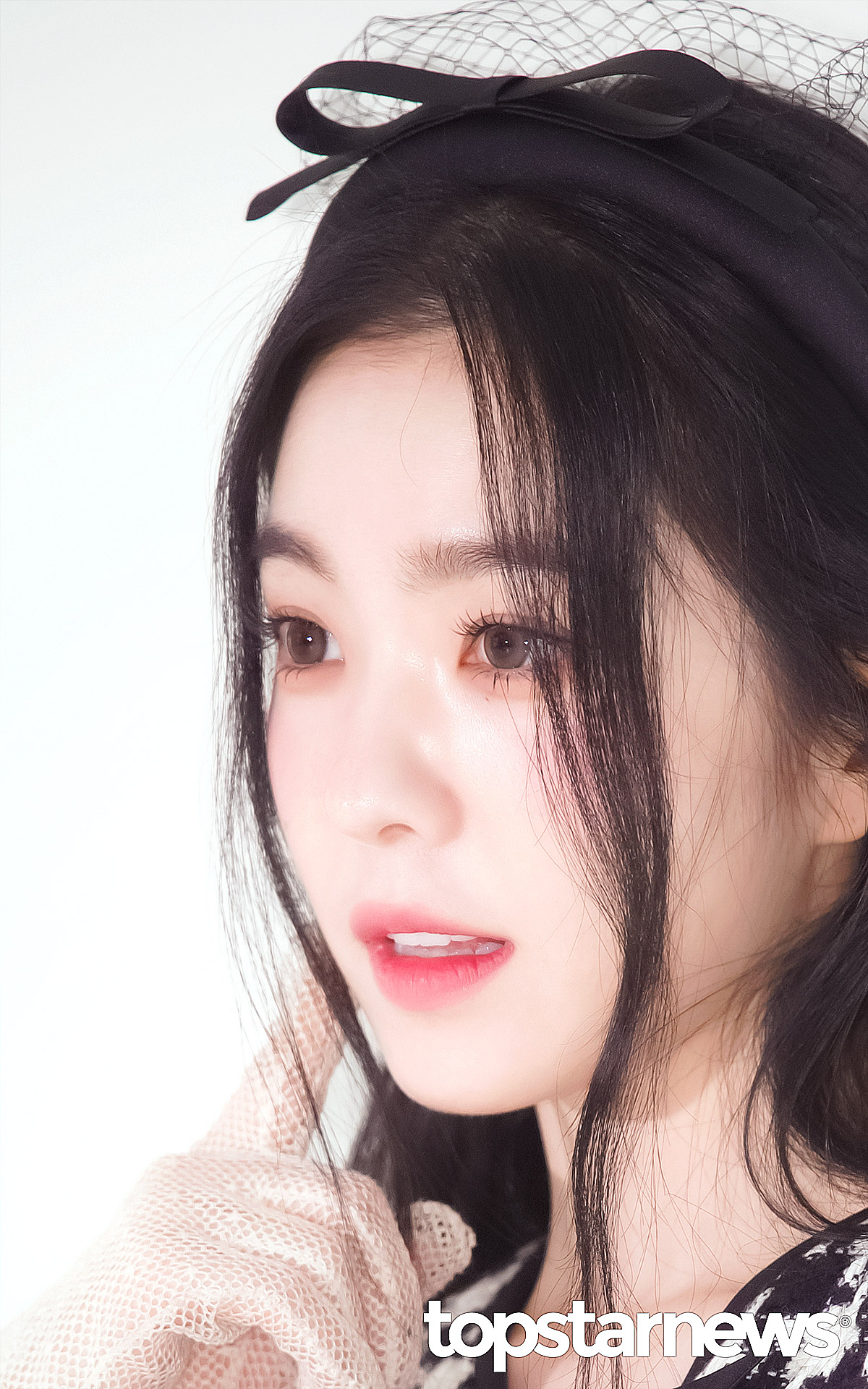 깜찍한 미니원피스 상큼한 엉밑살 레드벨벳 아이린 발렌티노 팝업