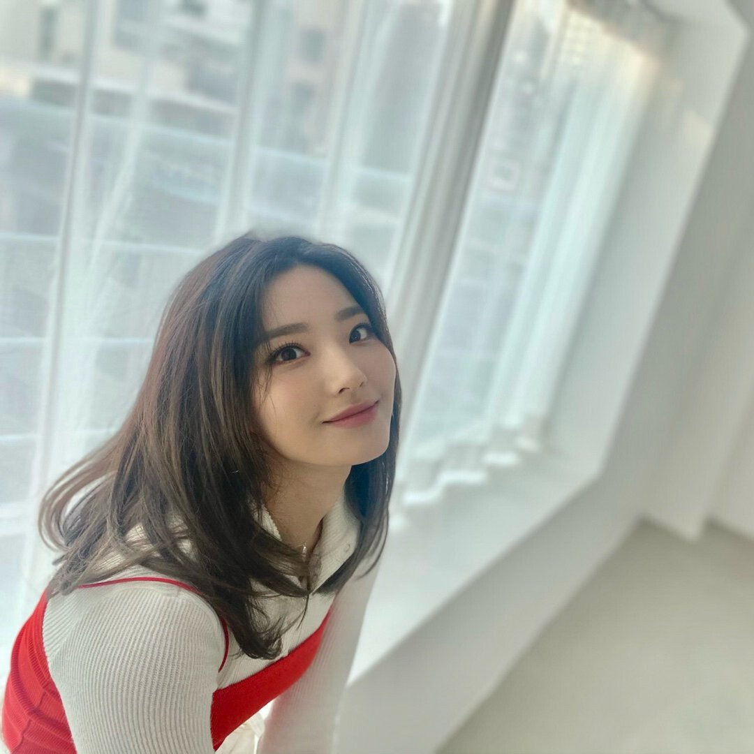 프로미스나인 새롬