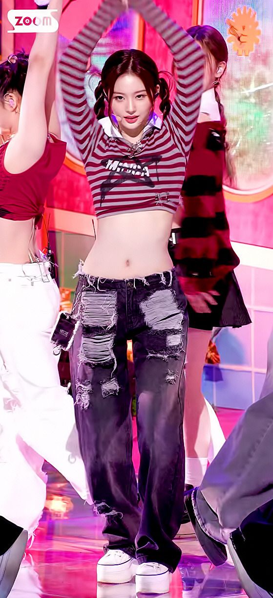 허리라인도 이쁜 엔믹스 설윤