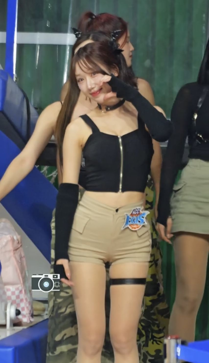 팬한테 포즈 취해주는 허수미 치어리더