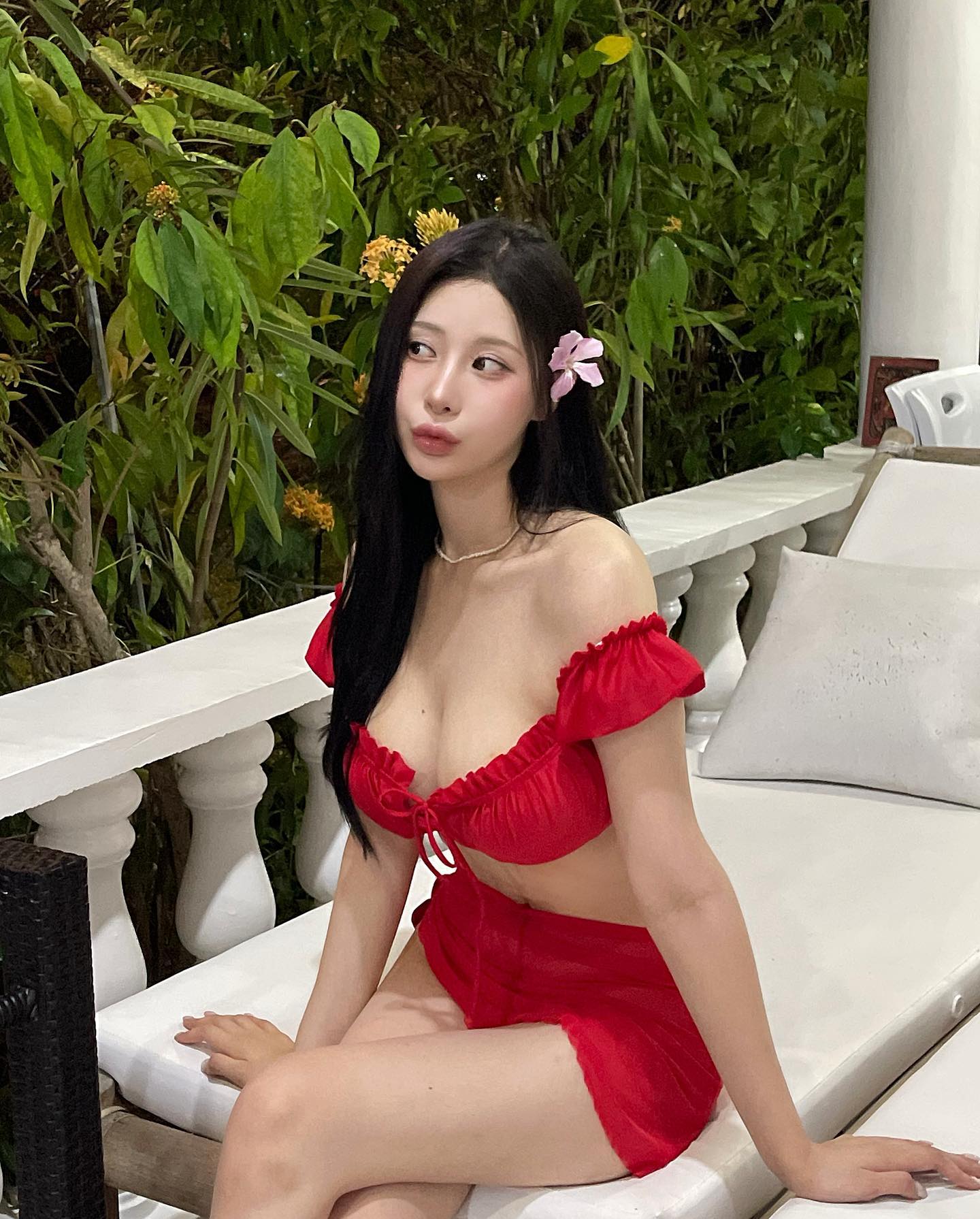 귀여운 레드 비키니 지원