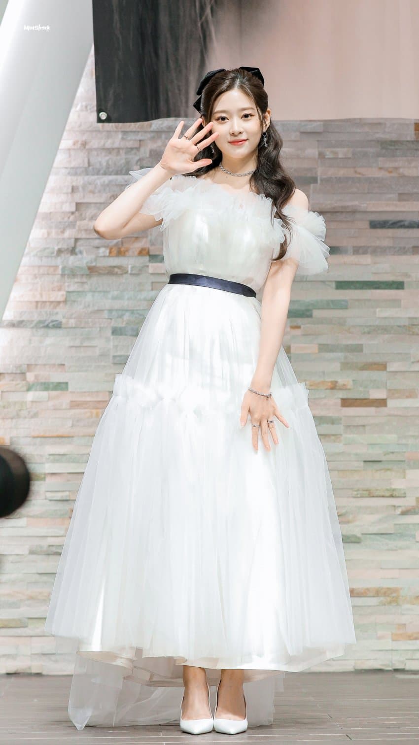 김민주