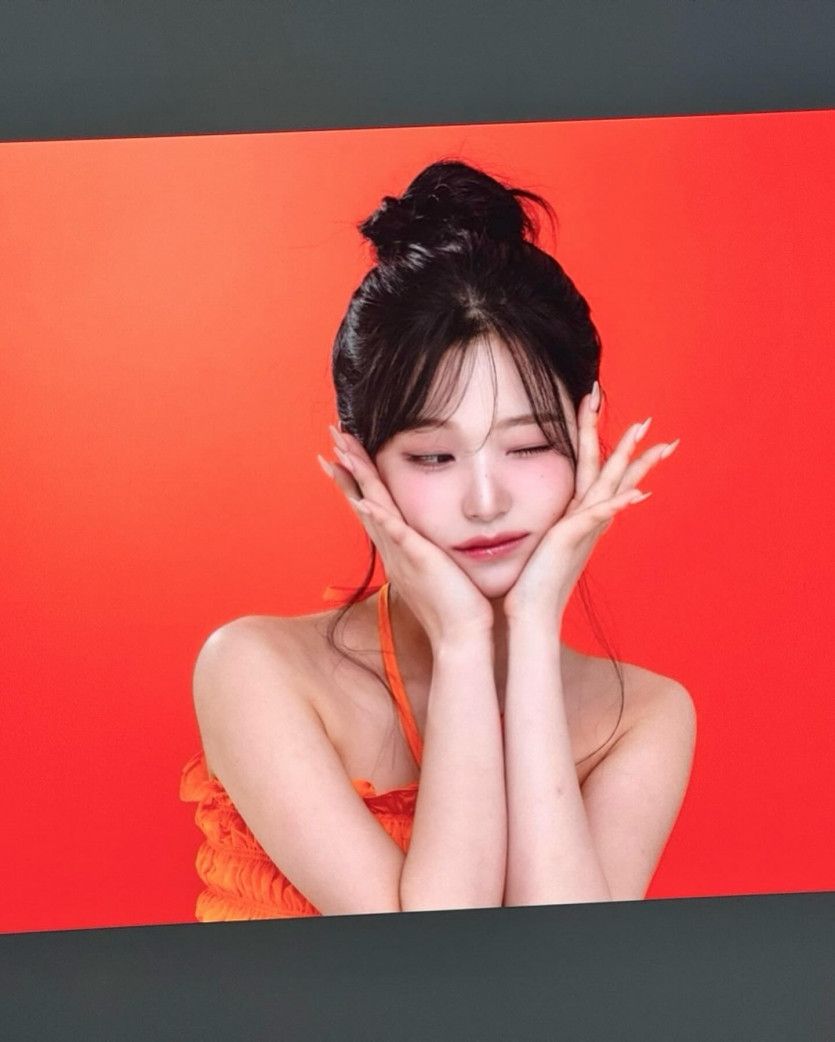 fromis_9 백지헌.jpg