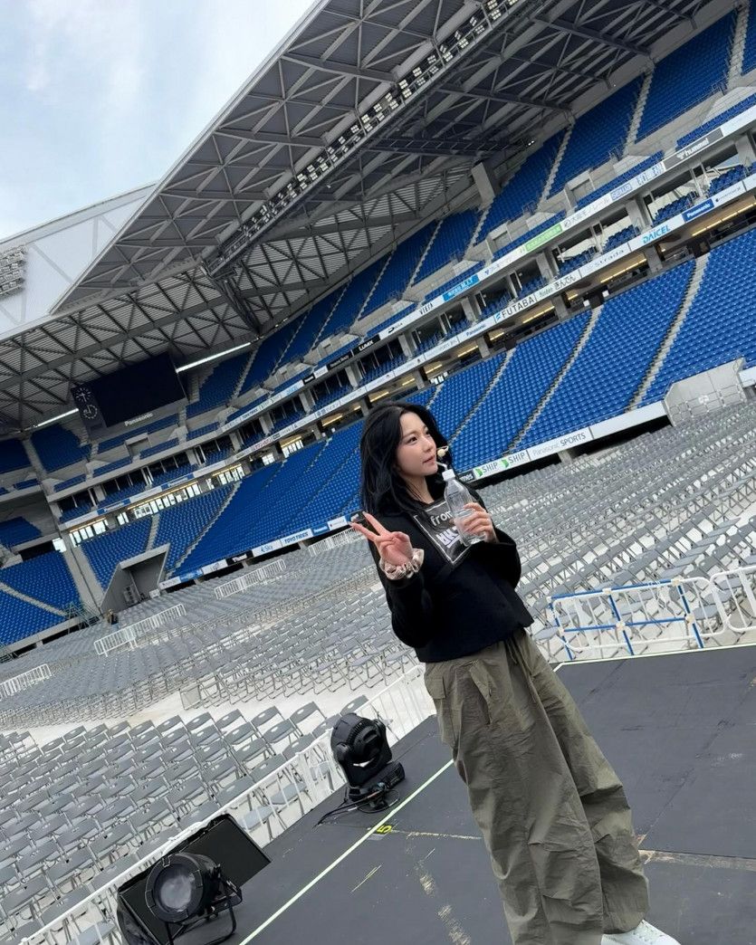 fromis_9 백지헌.jpg