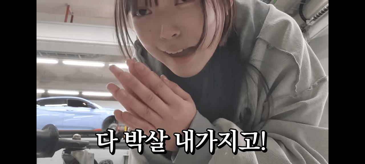 아반떼N 타고 서킷 달리다가 전복사고 난 여성 유튜버