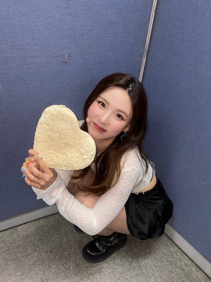 ICHILLIN JIYOON.jpg