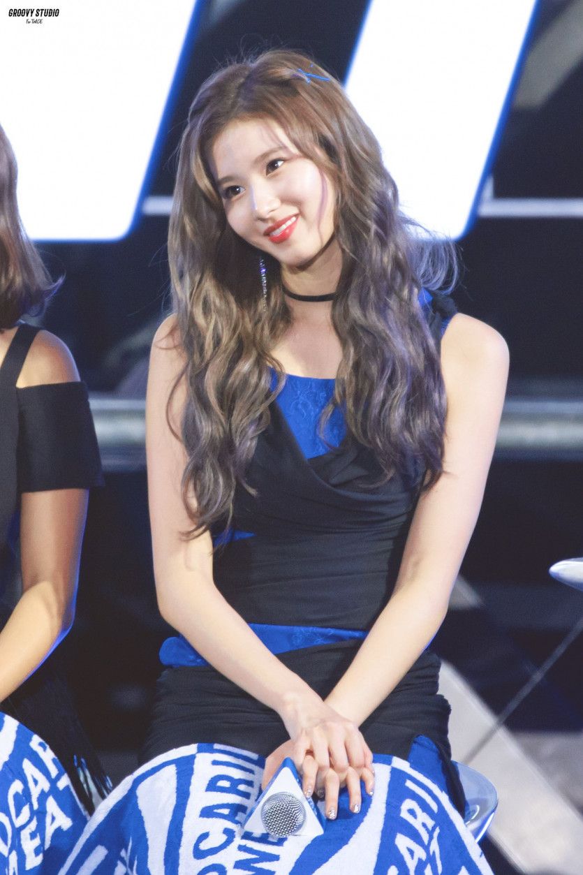 트와이스 사나.jpg