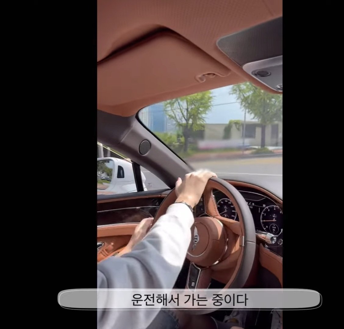 20살에 첫차로 포르쉐 911 출고하는 대학생