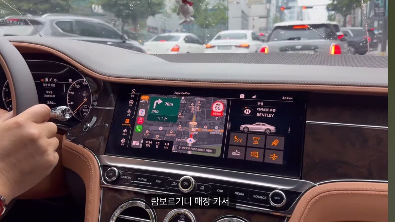 20살에 첫차로 포르쉐 911 출고하는 대학생