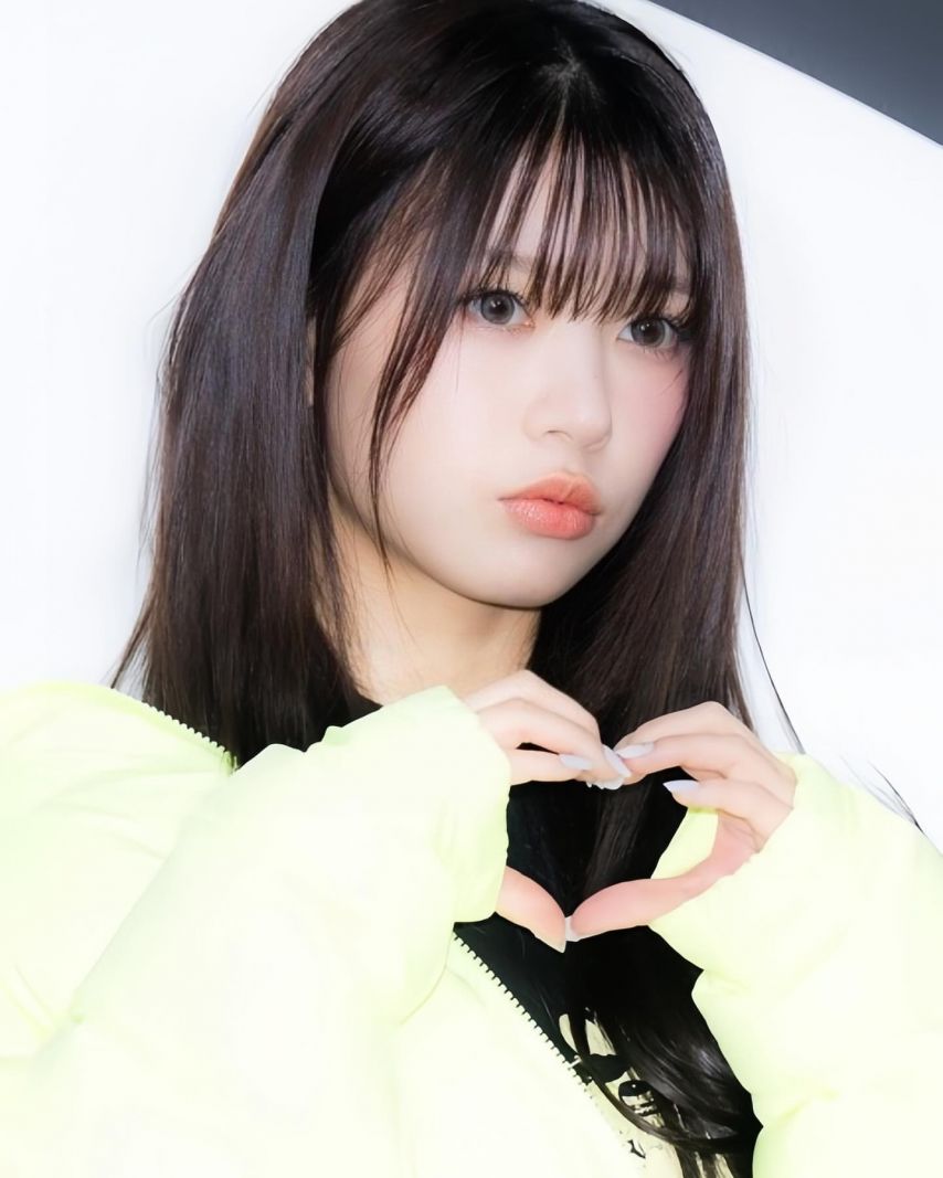 ILLIT(아일릿) 모카