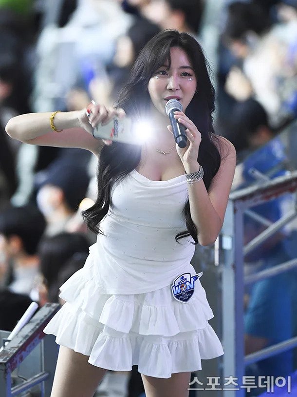 안지현 치어리더 어제 배구장 사진
