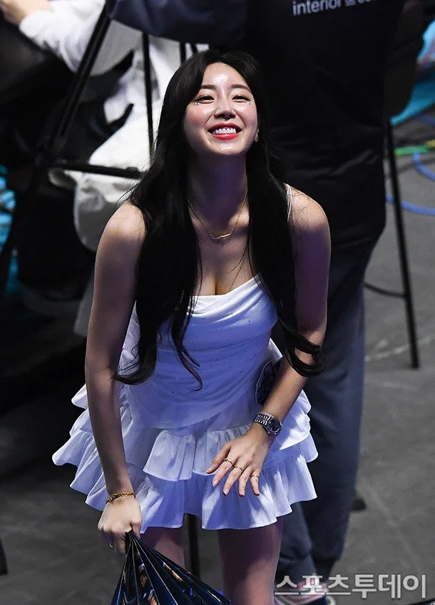 안지현 치어리더 어제 배구장 사진
