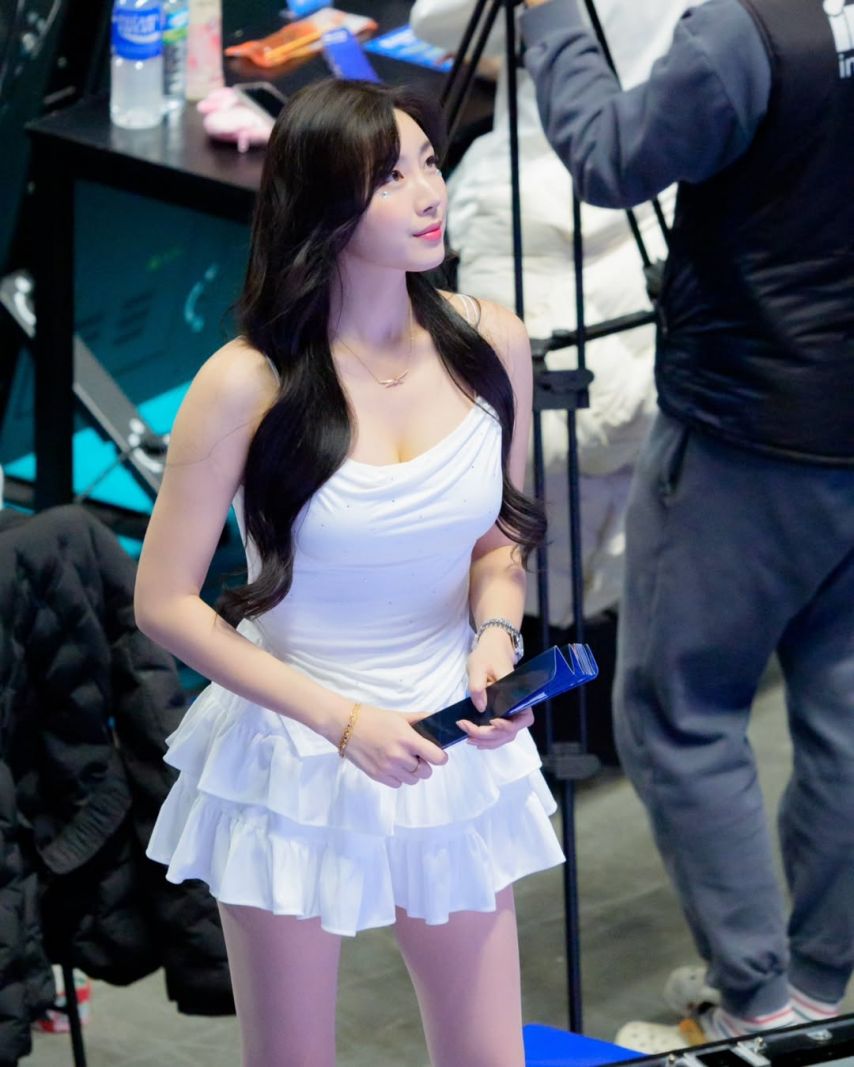 안지현