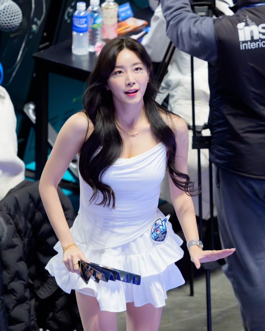 안지현