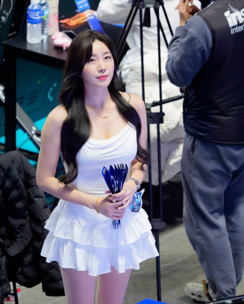 안지현