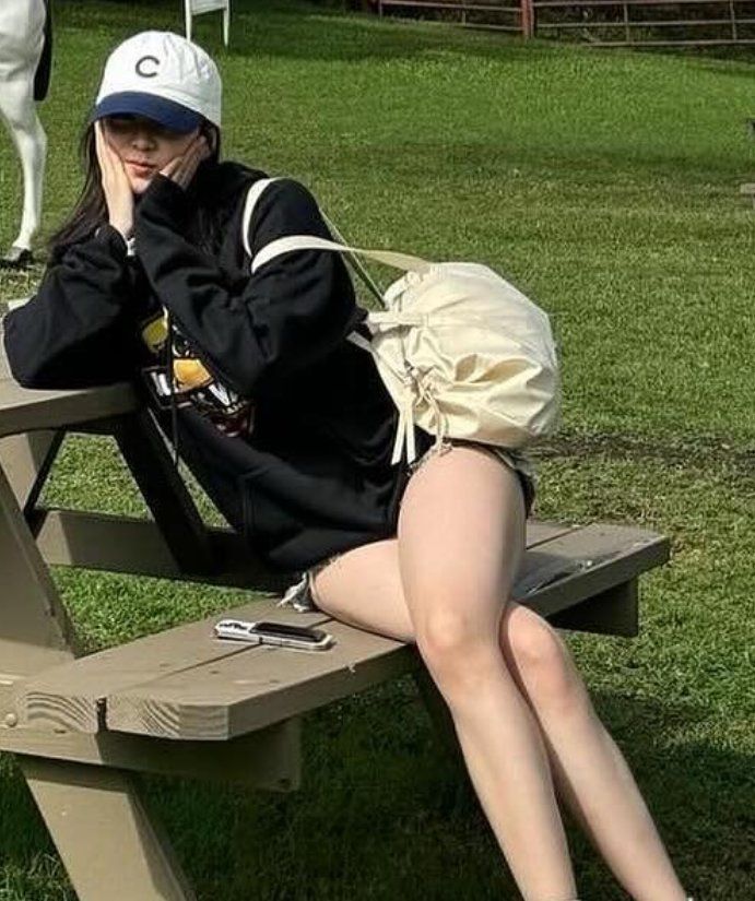 와이셔츠만 걸친 여친 느낌 김민주
