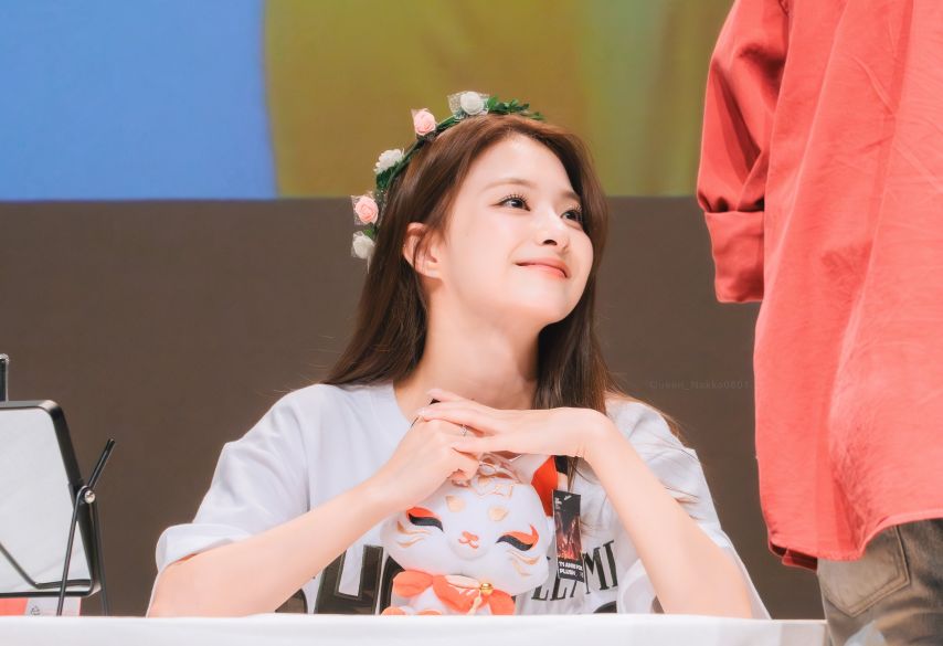 프로미스나인 이나경