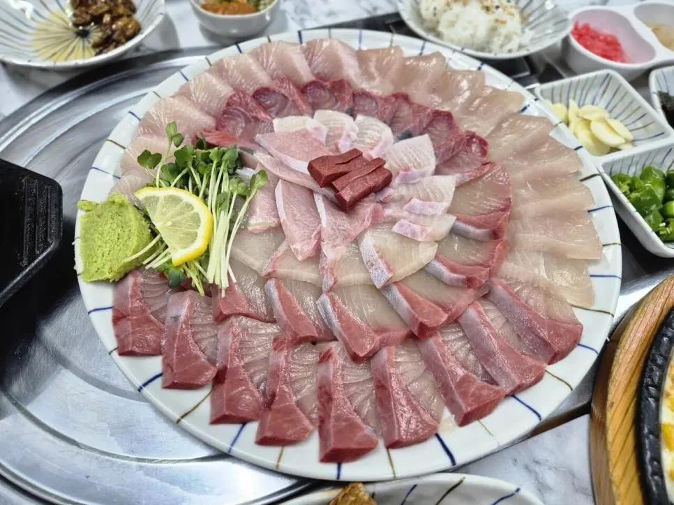 방어회 7만원짜리.jpg