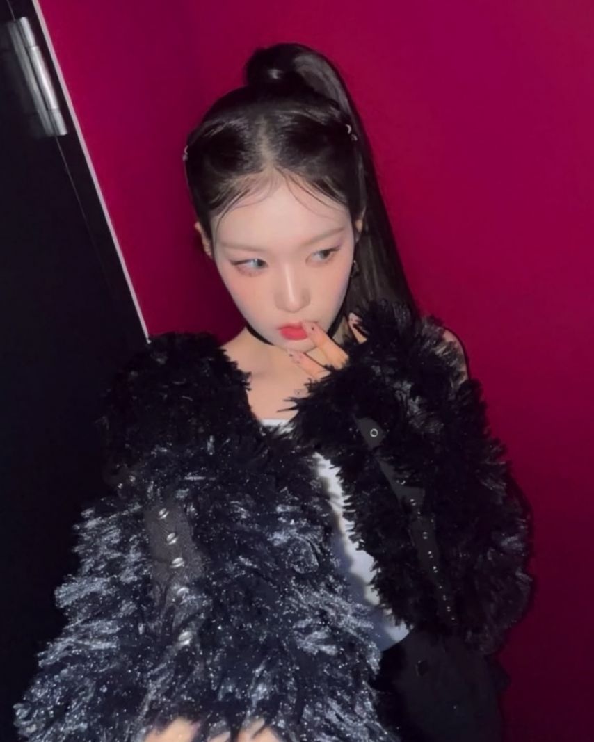 이즈나 윤지윤